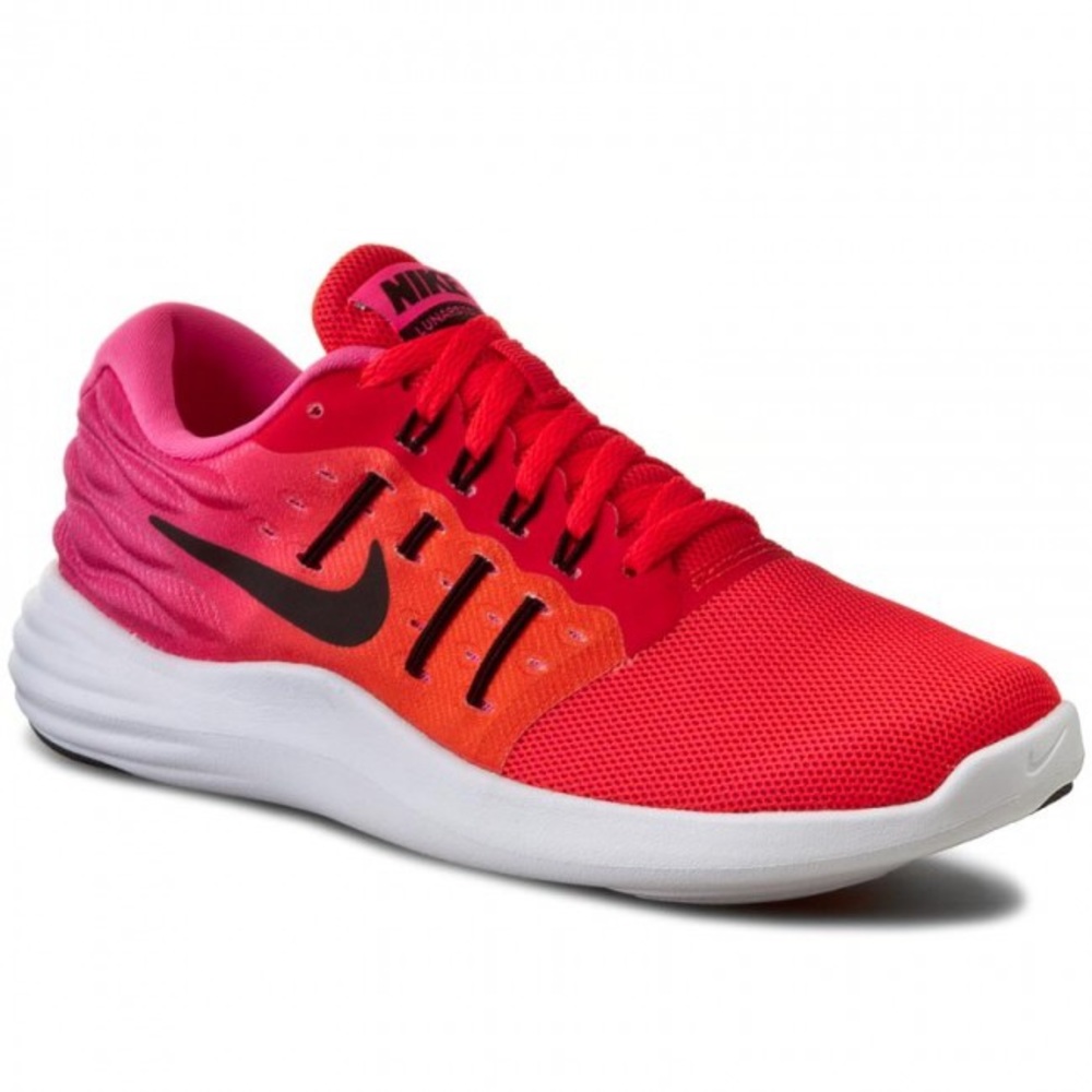 Nike Lunerstelos Runiing woman shoes size 10